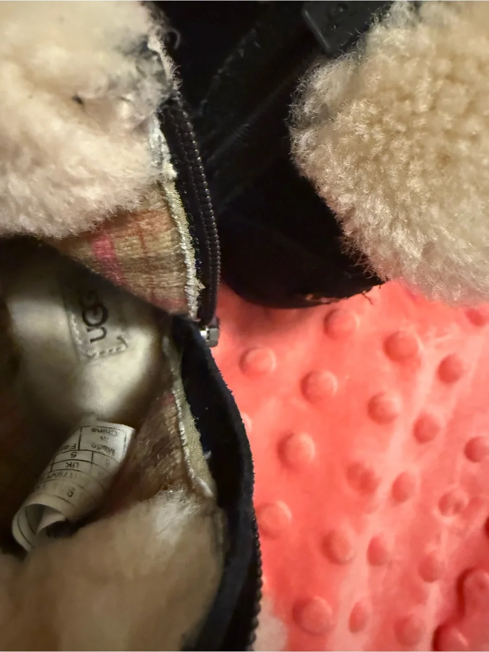 UGG Kids Black Suede Fold-Over Shearling Boots with Cream Fur Size 6 Toddlee